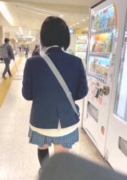 68348可爱俏皮发型的jk短裙女同学和我一起放学回家视频