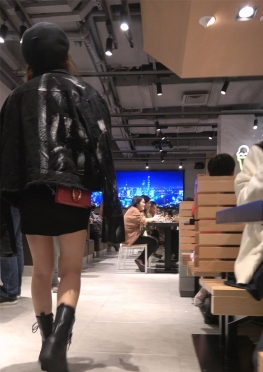 74861-74865逛街的黑色短包裙长腿美女视频