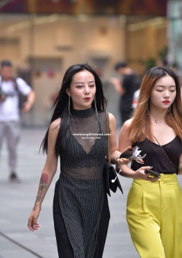 12515HES长KU【23P】身材丰满的小姐姐逛街套图