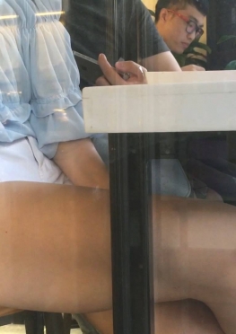 75142店里买东西的白色短裤热裤长腿小姐姐视频