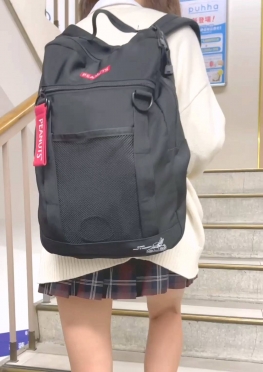 68318和双马尾jk短裙女同学走楼梯去超市视频，小姐姐女孩子