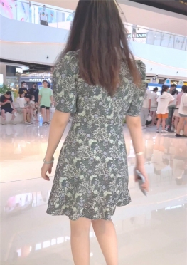 68731逛商场的短裙小姐姐小姐姐视频