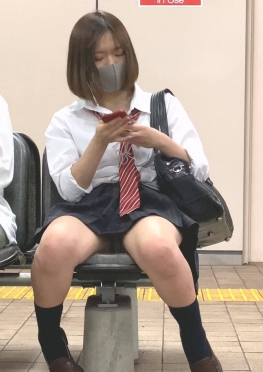 68241现在乘坐地铁的jk短裙女孩子胆子这么大吗？格局视频