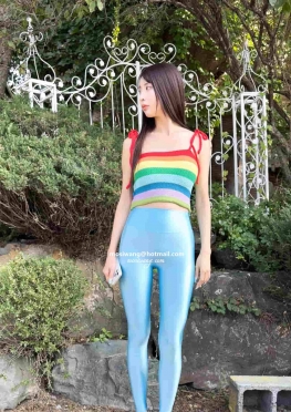 76124野围漂亮的紧身瑜伽裤长腿极品美女视频