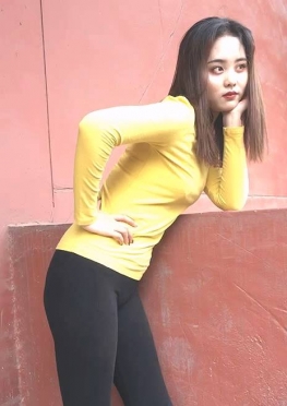 71480-71488在阳台上的紧身裤长腿美女同--视频