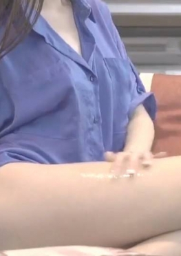 67044在家里休息的长腿小姐姐视频