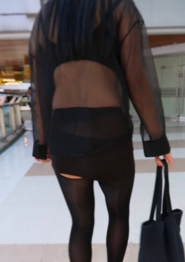 69949逛商场的黑丝长腿女孩视频