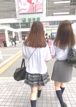 68399两位jk短裙女同学一起回家视频