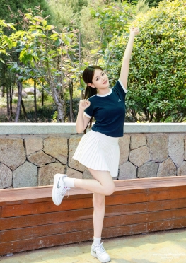 Z愉X-039嘉怡【120P+1V】百褶裙棉袜美足长腿美女图片视频