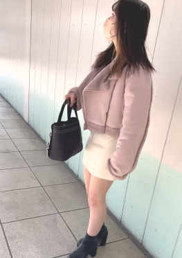 68266下班乘坐有轨电车回家坐在我对面的短裙肉丝小姐姐视频