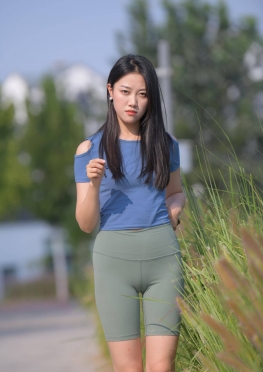7289绿色五分瑜伽K【402P】紧身瑜伽裤长腿美女逛街套图