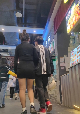 68146逛商超的短裙长腿女孩子视频