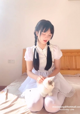 75736在家里撸猫的白丝小姐姐视频