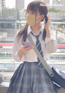 68316-68317和双马尾jk短裙长腿女同学一起逛公园视频