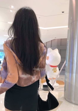 76035-76036逛街的黑色超短裙大长腿美女视频