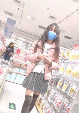 68502戴着口罩穿着jk短裙长筒袜小姐姐小姐姐视频