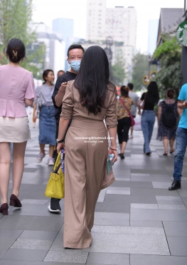 4750宽松风衣裤【75P】身材丰满的翘Tun长裤小姐姐套图