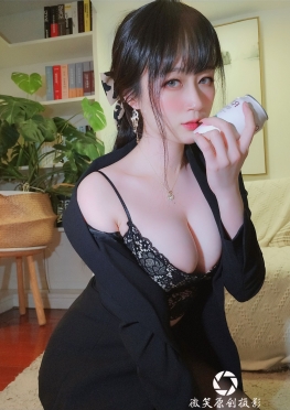 白银81 NO.078 酒后女秘书 自撮り Vol.49 (動画入り)[70P2V]