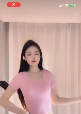 75591白色热裤短裤大长腿美女视频