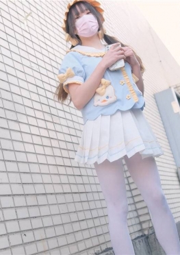 67991-67992戴着小帽的可爱白丝足长腿小姐姐，黑丝女孩视频