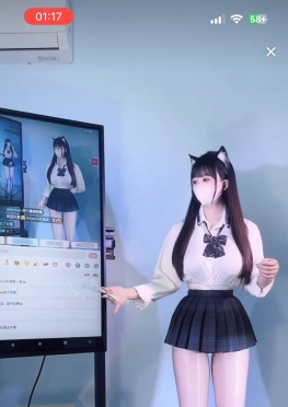 75509黑色超短裙黑丝大长腿美女视频
