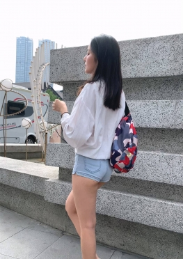 74674-74682逛街的紧身牛仔热裤短裤长腿美女视频