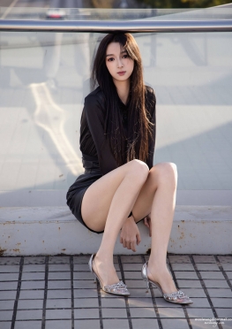 Z愉X-020云悦【120P+2V】皮短裙肉丝足大长腿美女同学图片视频