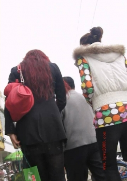 65601-65605魔镜街拍黑丝大长腿美女视频