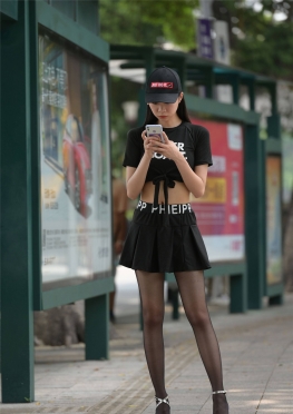 2714鸭舌帽短Q高GXHS【418P】短裙黑丝足大长腿美女套图