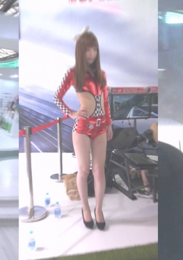 66292游戏展会现场的紧身热裤短裤长腿美女模特视频