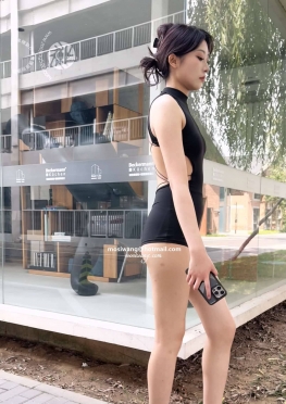 76129逛街的紧身热裤短裤大长腿美女视频