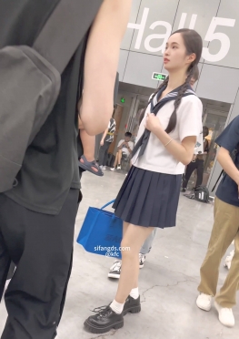 71410双马尾jk短裙小姐姐出去玩视频