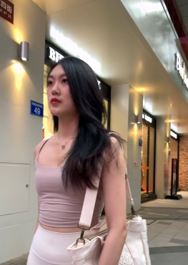 71302爱逛街的白色紧身裤瑜伽裤长腿小姐姐视频