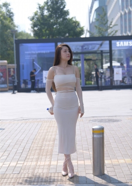 73121-73122身材丰满的翘Tun长腿极品美女视频