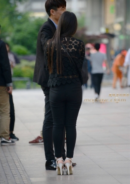 夜幕降临时的一身黑妹子----（10P）