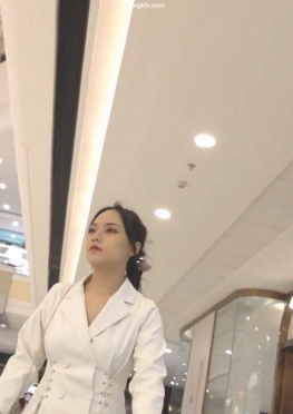 67419逛商场的白色短裙白腿大长腿女孩视频