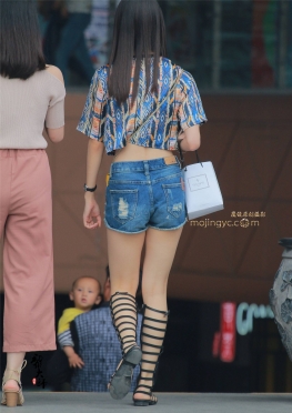 露腰时尚小短裤美妞（15P）