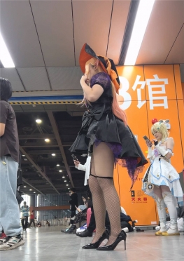 68655展会现场的cosplay黑丝小姐姐视频