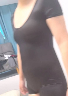 71430-71434在家里休息的女同--连衣裤短裤长腿女孩视频