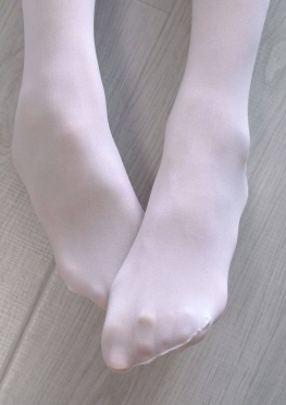 75731jk短裙白丝小姐姐视频