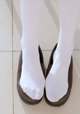 75738jk短裙白丝小姐姐视频