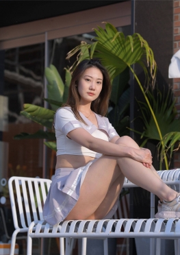 72538-72539爱逛街的jk短裙大长腿白腿小姐姐视频