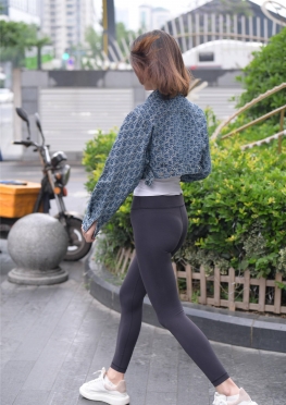 74345-74351逛街的黑色紧身瑜伽裤大长腿美女视频