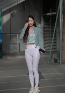 7745白色JSk仿p【1021P】白色紧身裤大长腿美女套图