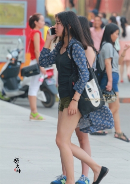素人热裤大长腿女孩