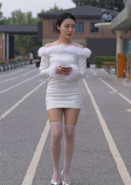 6362白QBS【572P】逛街的白丝中筒袜长腿短裙小姐姐套图