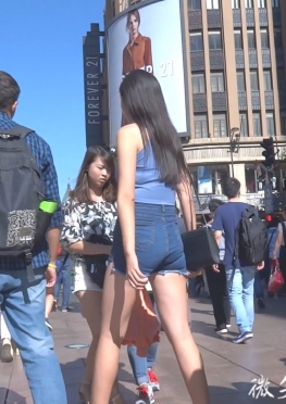 61219牛仔热裤翘臀美女视频