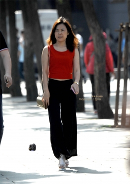 又见紧身超薄裙裤妇妇20张 [20P]